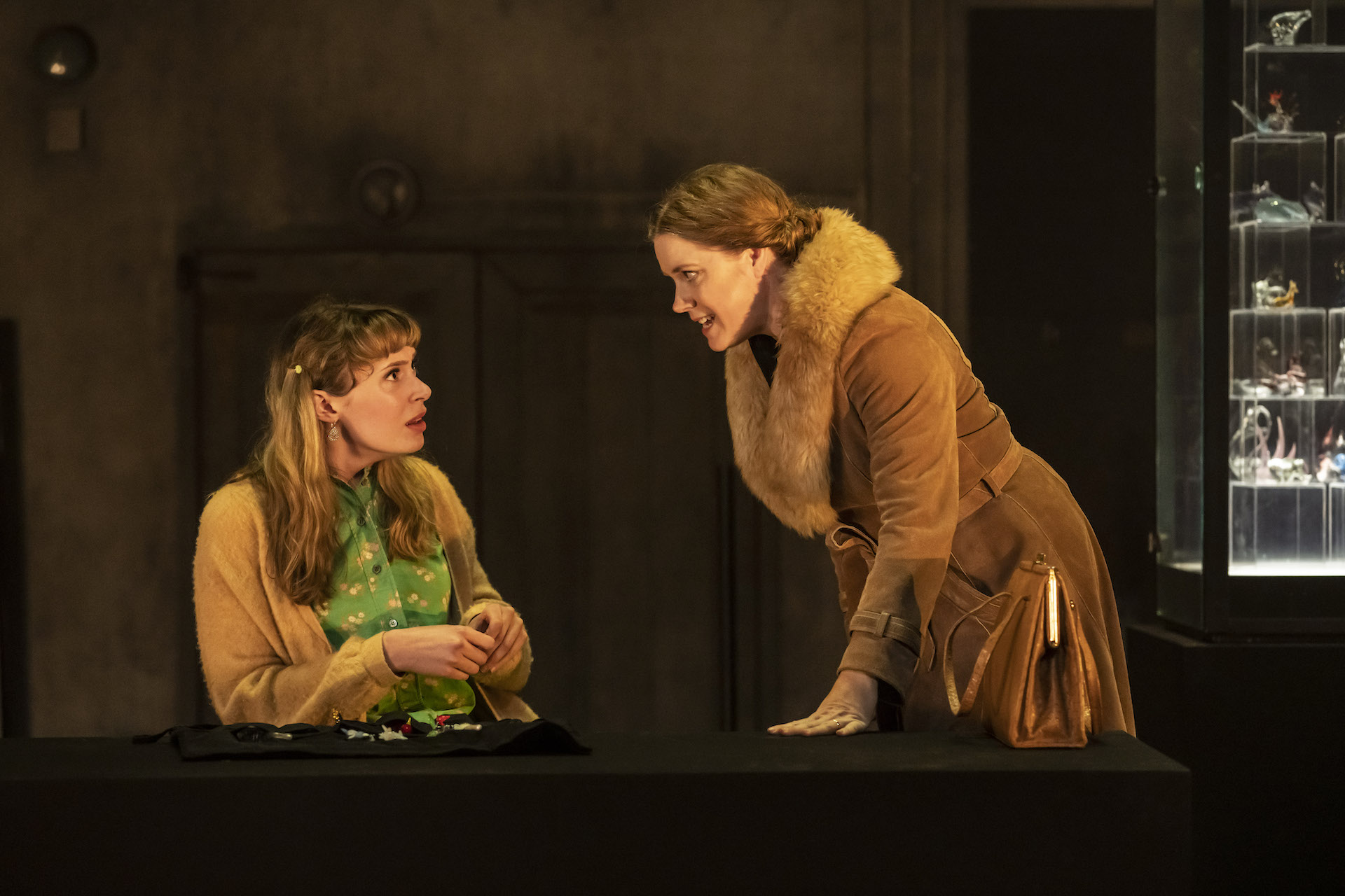 the-glass-menagerie-duke-of-york-s-theatre-review-memories-flare-and